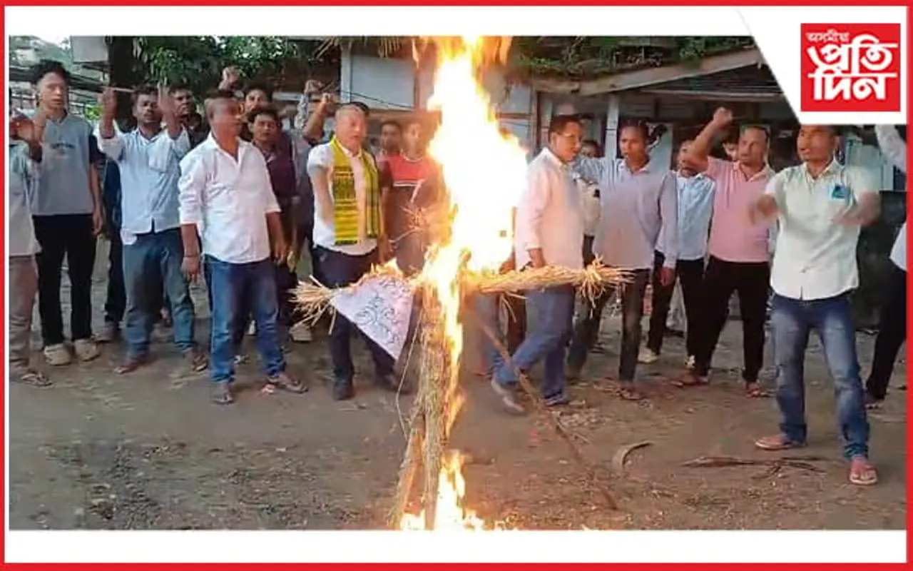 ধেমাজিত অৰুণাচলৰ সুৰাৰ অবাধ প্ৰচলনৰ বিৰুদ্ধে প্ৰতিবাদ...
